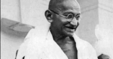 Mahatma gandhi par shandaar nibandh