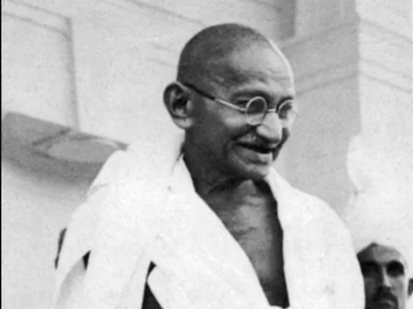 Mahatma gandhi par shandaar nibandh