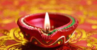 Deepak ki aatmkatha par ek shandar nibandh