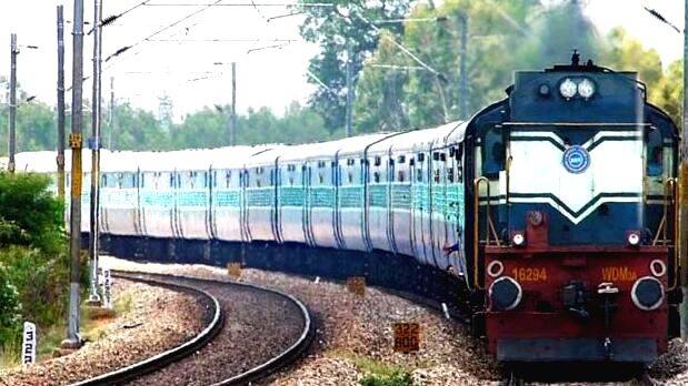 meri pahali railyatra par hindi nibandh