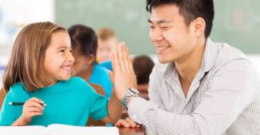 shixak aur chhatra teacher and students par ek hindi nibandh